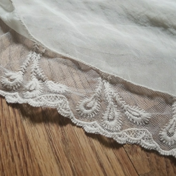 Ivory Lace Tank Top - Picture 2 of 3
